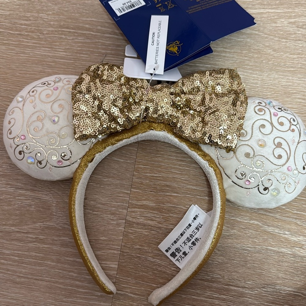 disney world 50th light up ears 💛 new with tags